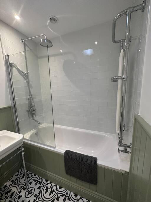 윈체스터 Riverside 3 Bed House 빌라 외부 사진